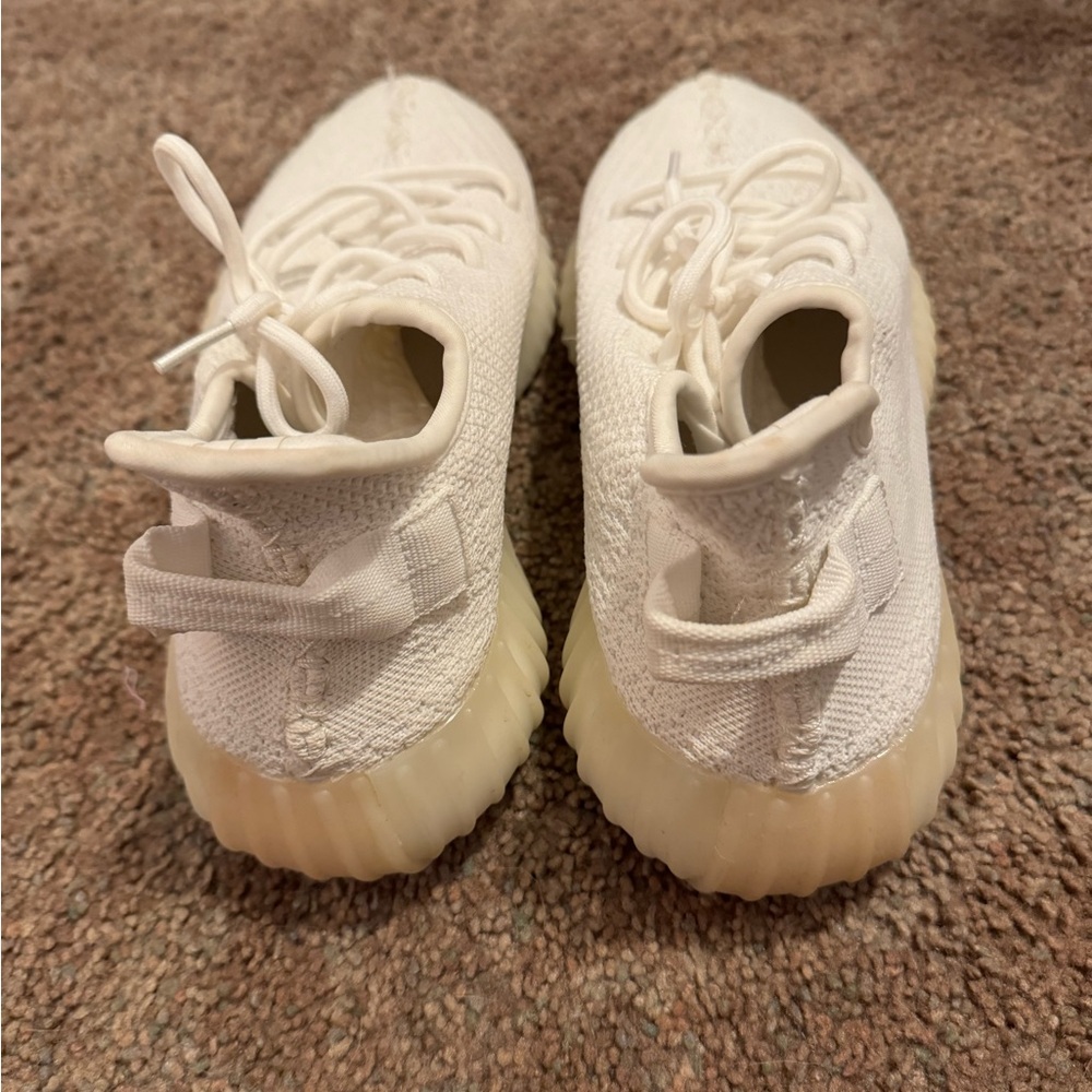 Men’s Yeezy Adidas Shoes - Picture 3 of 5